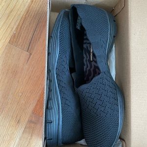 Sketchers memory foam shoes